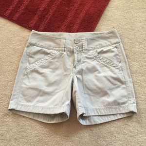 The North Face 6 Light Gray Cotton Shorts Pockets